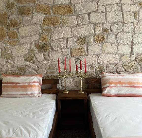 Queen Ci̇ty Hotel And Bungalov