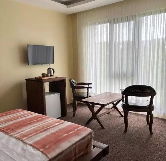Queen Ci̇ty Hotel And Bungalov