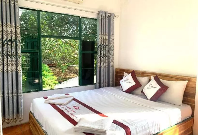 ベッドアンドブレックファースト Vang Vieng Lily Guesthouse
