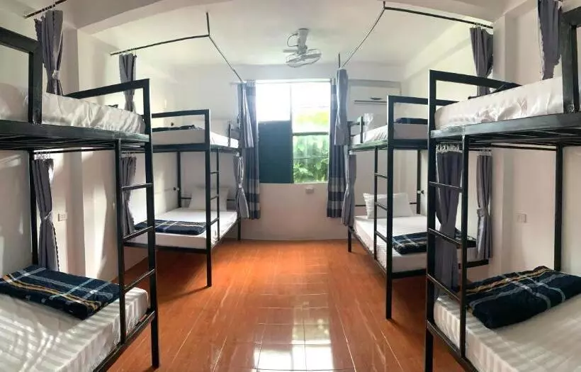 ベッドアンドブレックファースト Vang Vieng Lily Guesthouse