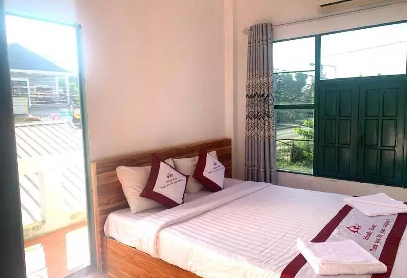 ベッドアンドブレックファースト Vang Vieng Lily Guesthouse
