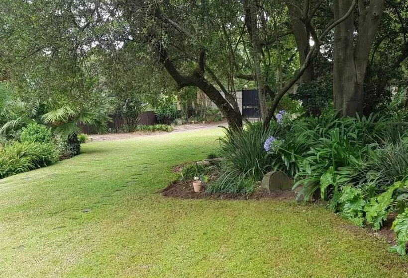 ペンション Ekuphumleni Holistic Healing Center