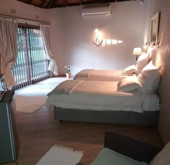 ペンション Ekuphumleni Holistic Healing Center