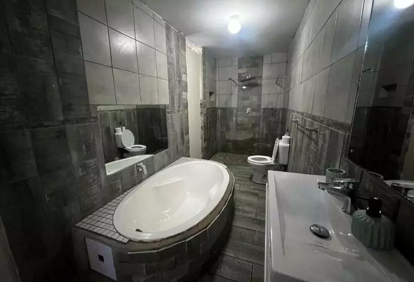 Phindulo Bed And Breakfast   No Loadshedding, Smart Tvs & Unlimited Free Fibre Wifi