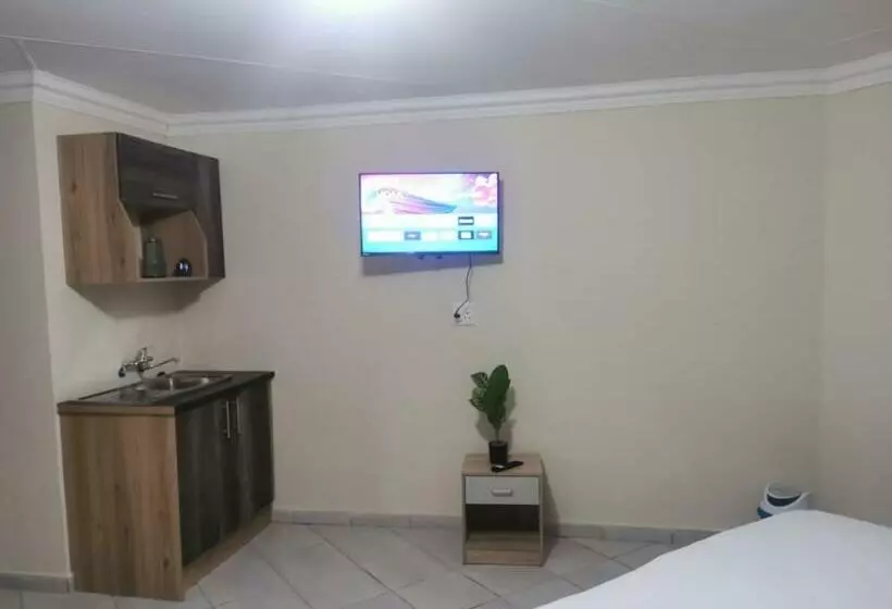 Phindulo Bed And Breakfast   No Loadshedding, Smart Tvs & Unlimited Free Fibre Wifi