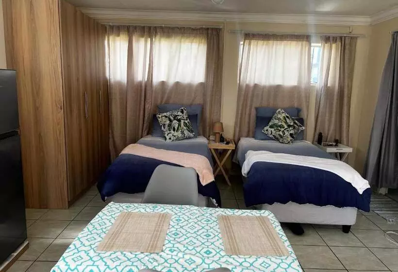 Phindulo Bed And Breakfast   No Loadshedding, Smart Tvs & Unlimited Free Fibre Wifi