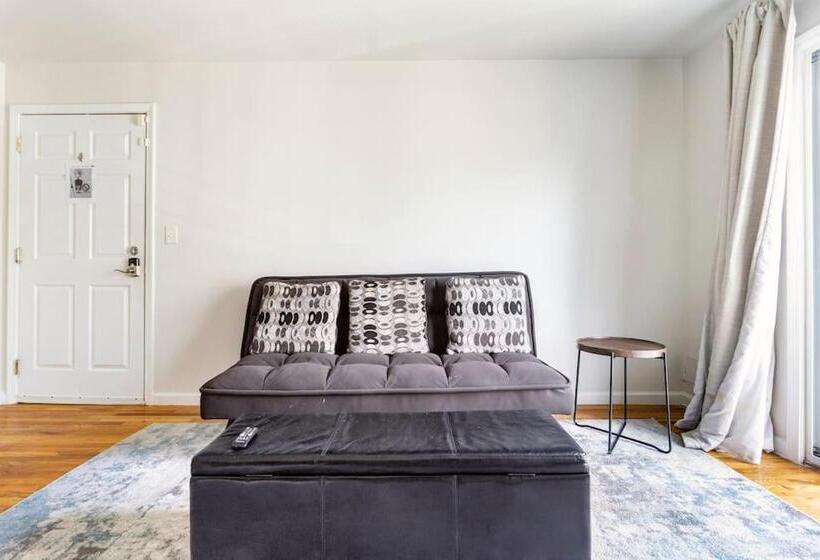 تختخواب و صبحانه Ruby Suites 2a