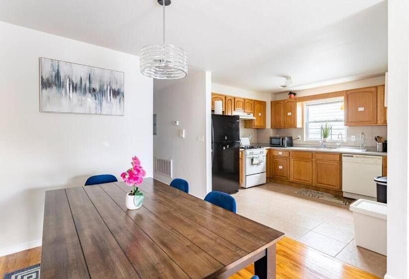 تختخواب و صبحانه Ruby Suites 2a