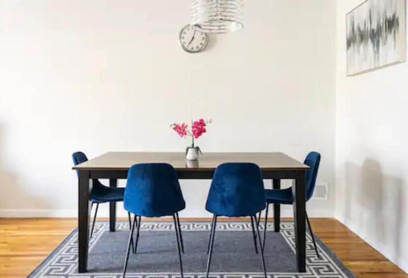 تختخواب و صبحانه Ruby Suites 2a