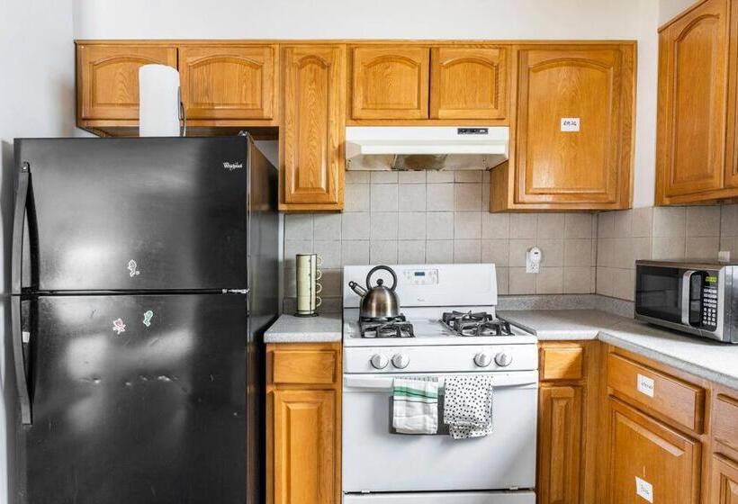 تختخواب و صبحانه Ruby Suites 2a