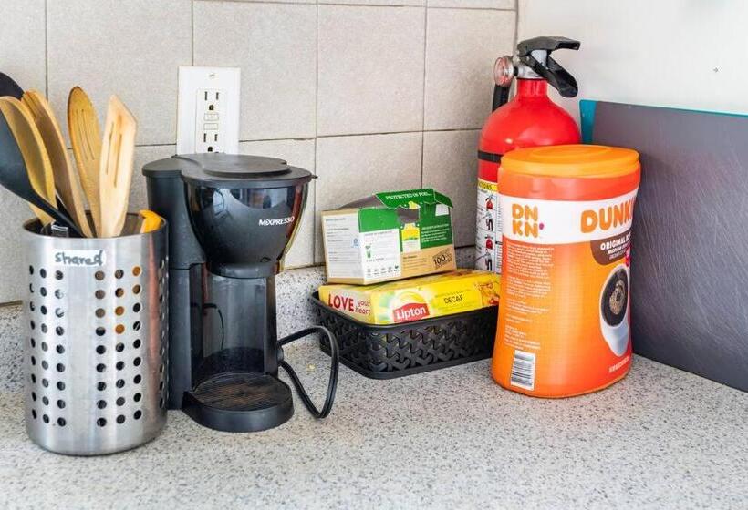 تختخواب و صبحانه Ruby Suites 2a