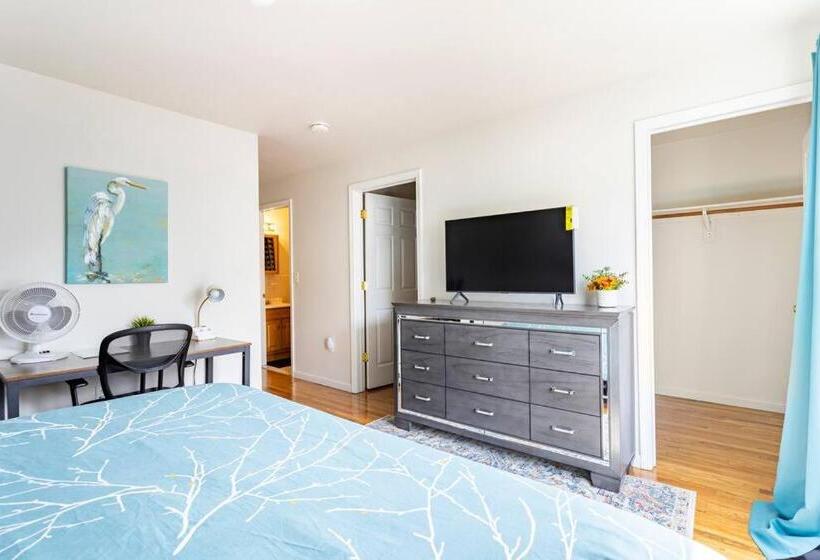 تختخواب و صبحانه Ruby Suites 2a