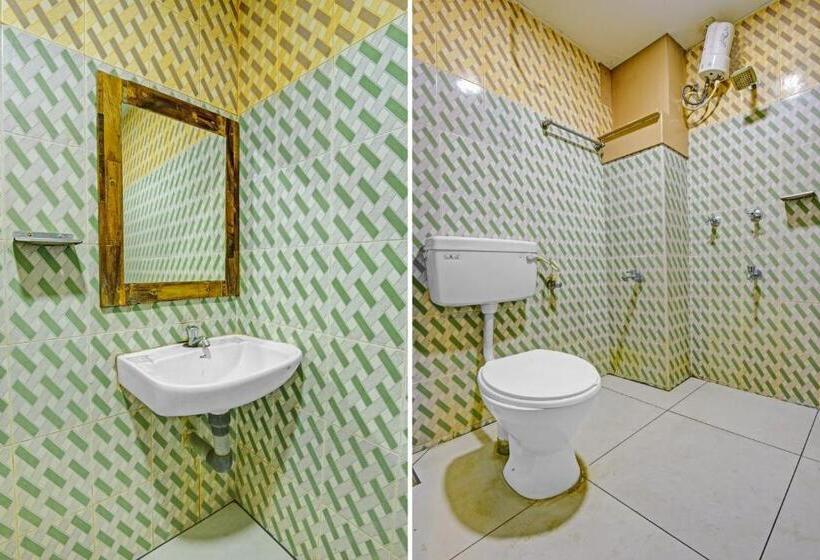 בית מלון כפרי Super Oyo Flagship Karipur Residency