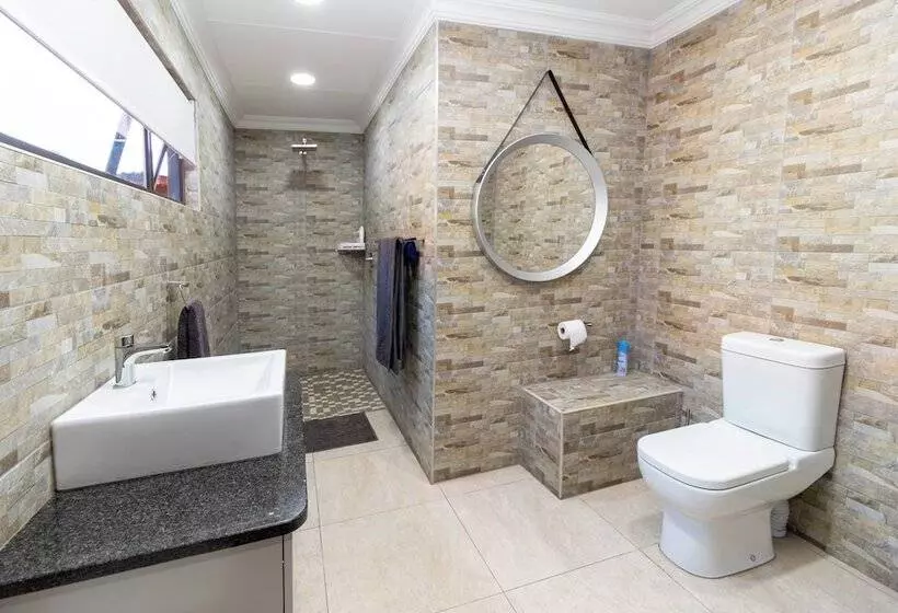 پانسیون Somethin Special