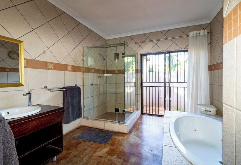 بنسيون Somethin Special