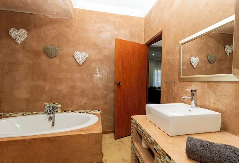 بنسيون Somethin Special