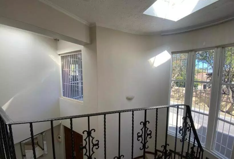 ペンション Sunny Stay Guesthouse Rooms And Breakfast Option