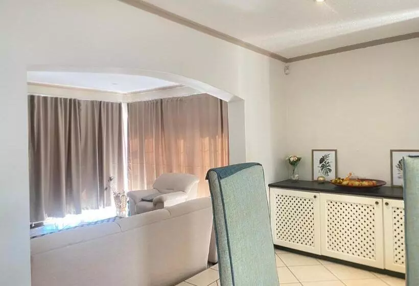 ペンション Sunny Stay Guesthouse Rooms And Breakfast Option