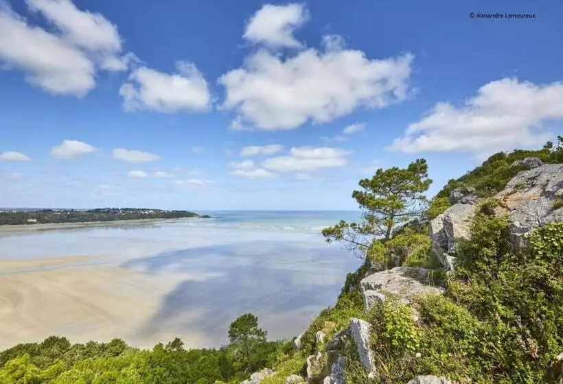 Aamiaismajoitus (B&B) La Caleche De Kergomar