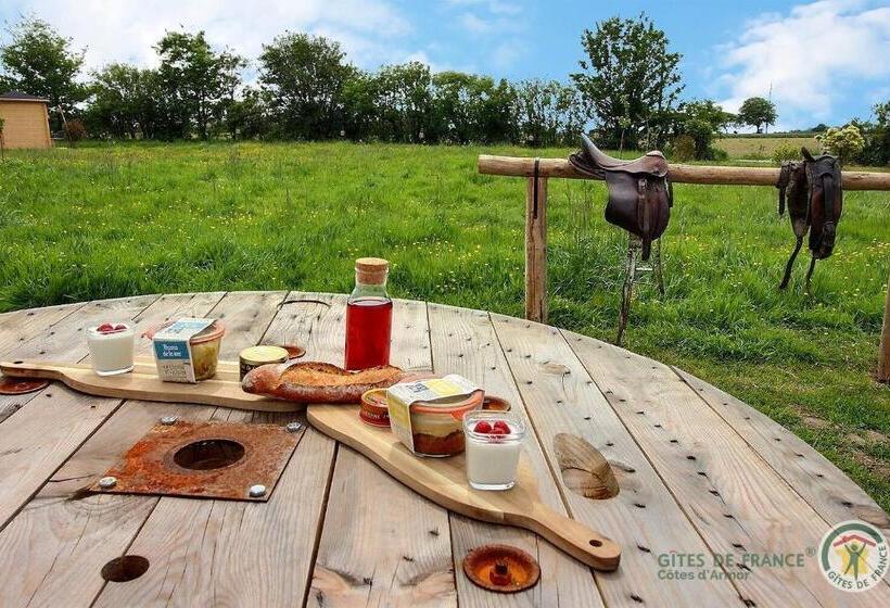 Bed and Breakfast La Caleche De Kergomar