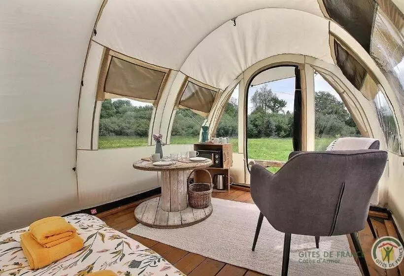 Aamiaismajoitus (B&B) La Caleche De Kergomar