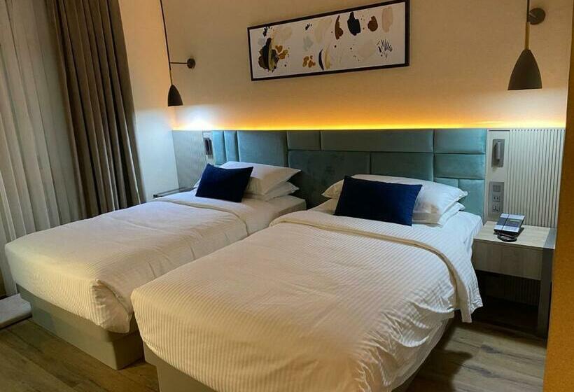 Roya Al Andalus Hotel فندق رؤيا الاندلس