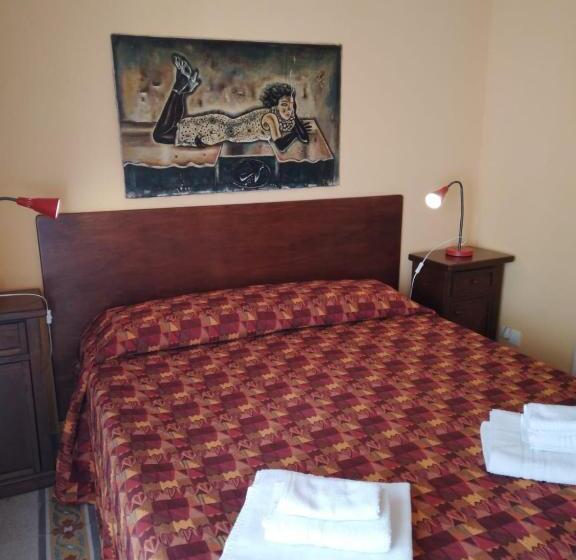 بنسيون Foresteria Del Teatro