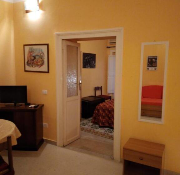 بنسيون Foresteria Del Teatro