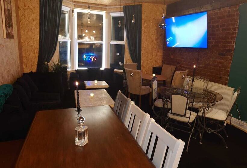 פנסיון Harriette S Guest House