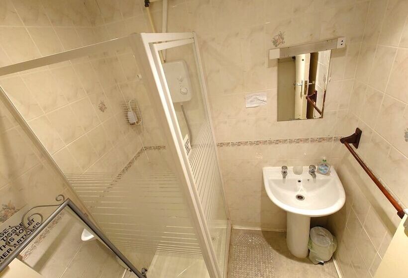 פנסיון Harriette S Guest House