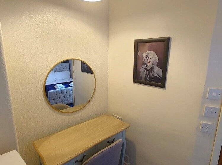 פנסיון Harriette S Guest House