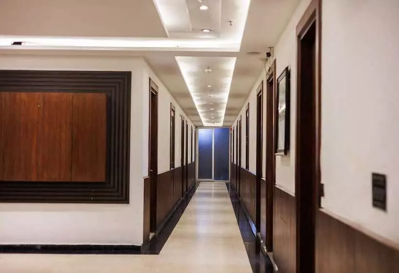 The Eliot Hotel & Banquet