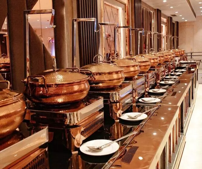 The Eliot Hotel & Banquet