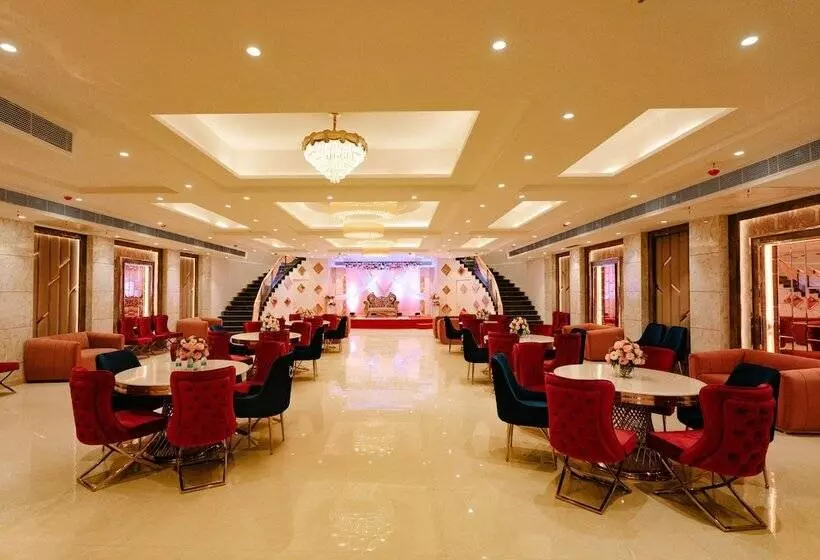 The Eliot Hotel & Banquet