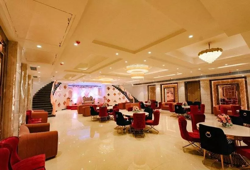The Eliot Hotel & Banquet