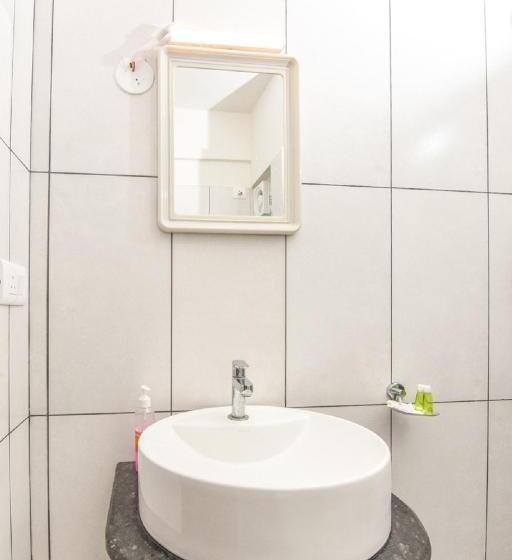 בית מלון כפרי Suraksha Stay Whitefield