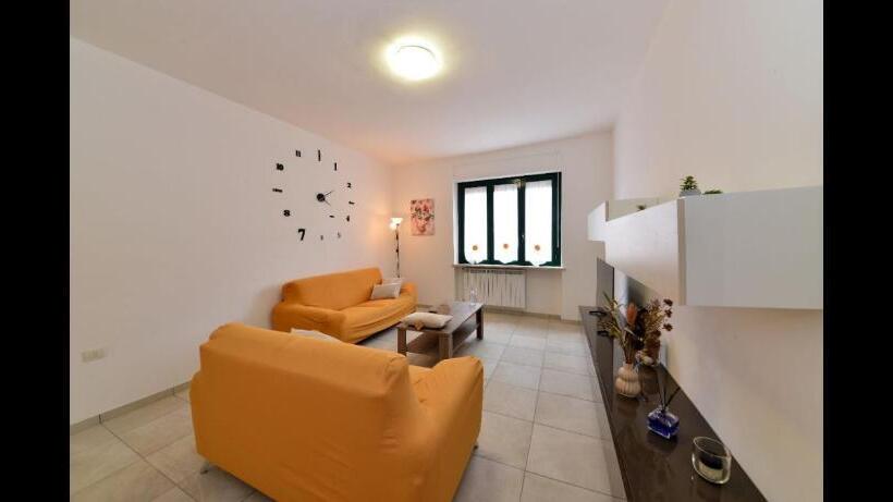 膳宿费 Fenix House