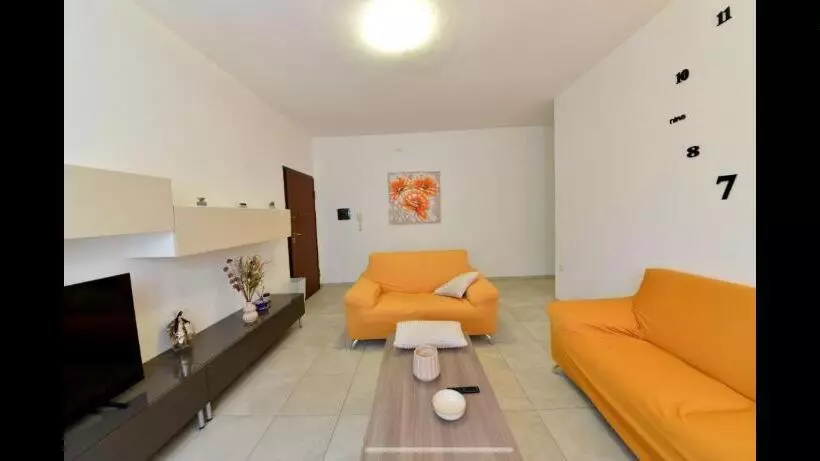 Majatalo Fenix House