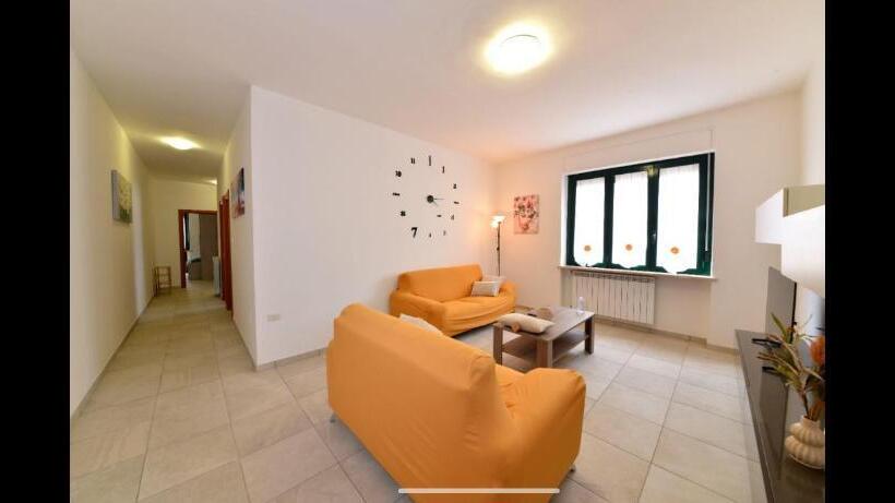 膳宿费 Fenix House