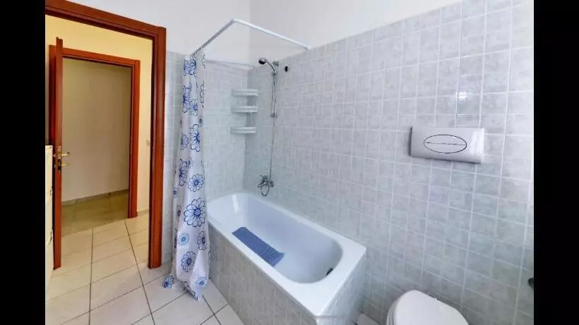 Majatalo Fenix House