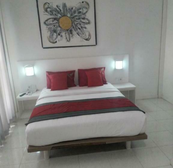 Poppies Senggigi Hostel