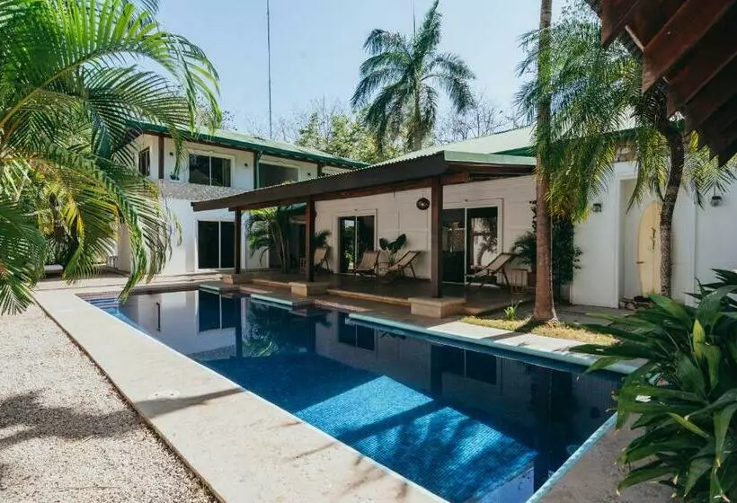 Hotelli Dream Surf House Avellana