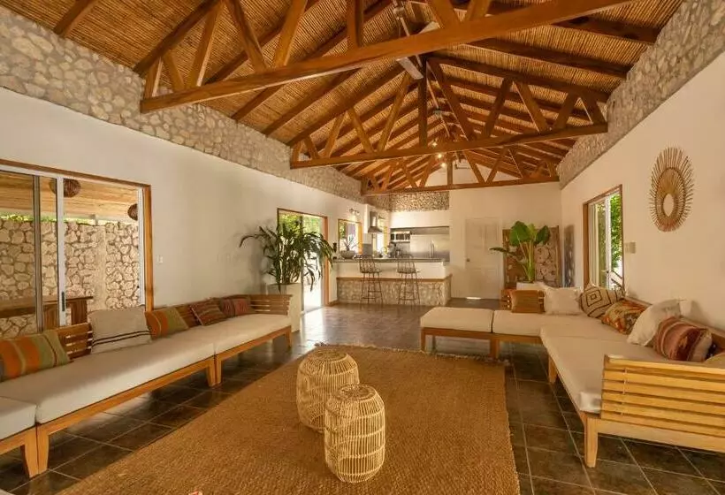 Hotelli Dream Surf House Avellana