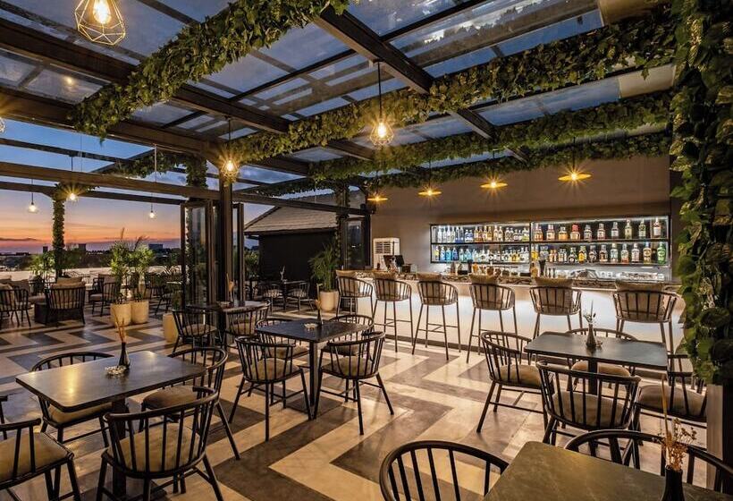 酒店 The Isvara By Cove