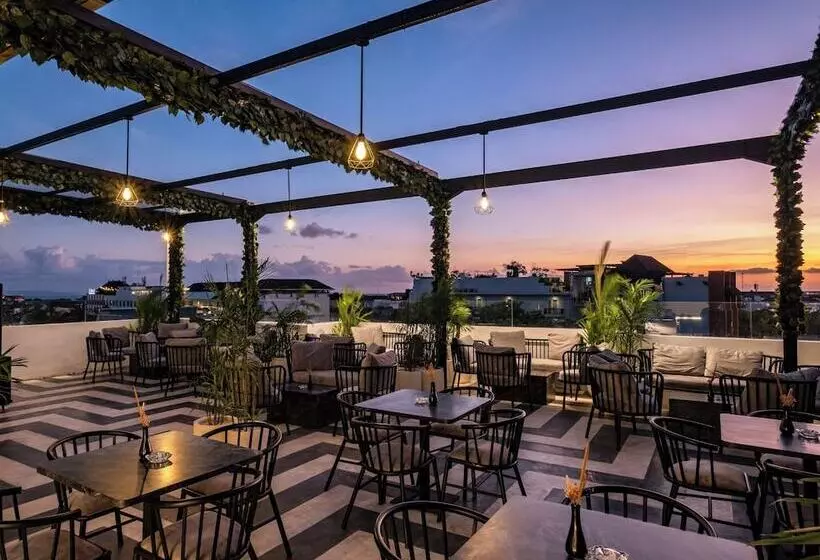 ホテル The Isvara By Cove