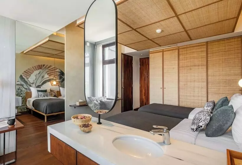 ホテル The Isvara By Cove