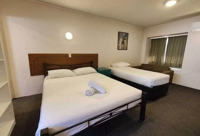 モーテル Kings Court Motor Lodge