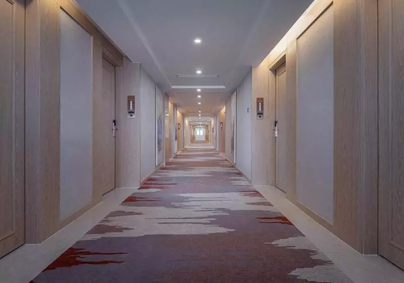 Vienna International Hotel South Gate Of Shenzhen International Convention And Exhibition Center