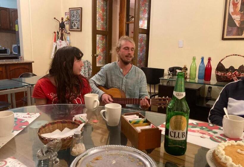 הוסטל Huasi Lodge