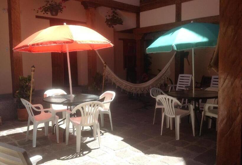 הוסטל Huasi Lodge